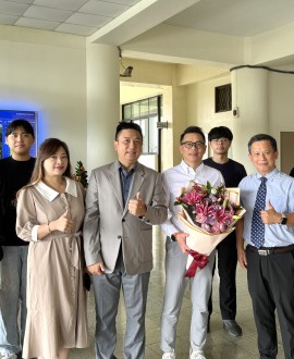 由黃怡詔院長及同學們, 齊歡迎貴客蒞臨！